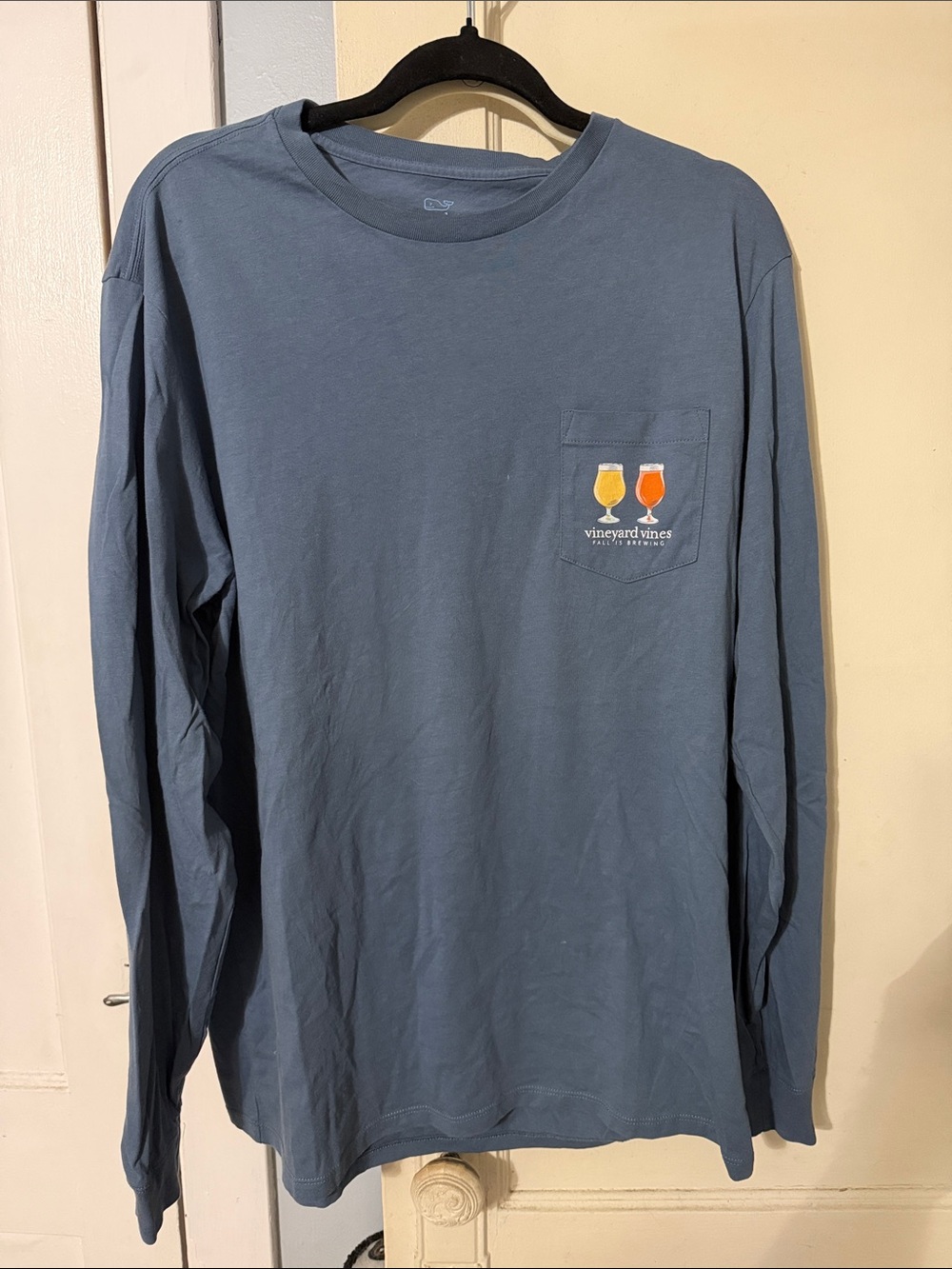 Vineyard Vines Men’s Long-Sleeve Pocket Tee in Dusty Blue with Drink Graphic L